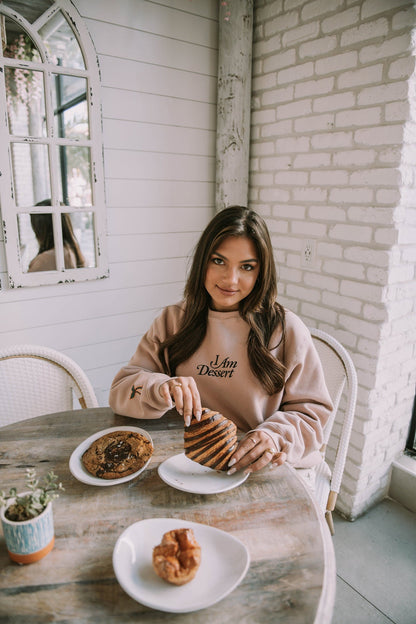 Giannina: 'I Am Dessert' Rosa Pink Crewneck