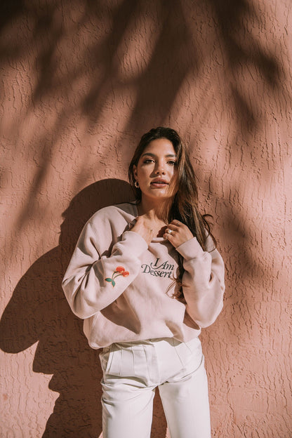 Giannina: 'I Am Dessert' Rosa Pink Crewneck