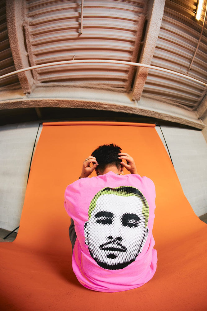 Kian Lawley: Yeux Icon Neon Pink Shirt