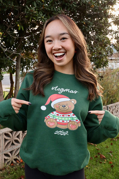 Nicole Laeno: Vlogmas 2022 Forest Green Crewneck